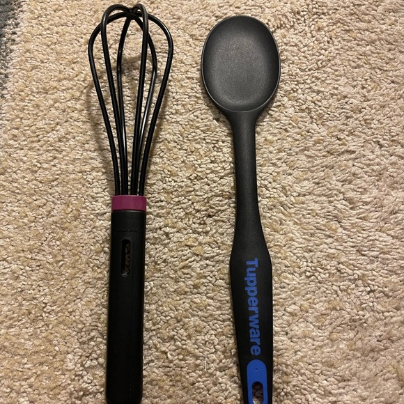 Tupperware whisk and sooon - Picture 1 of 11